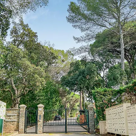 Ensoleillee Avec Piscine Saint-Raphaël