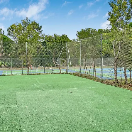 Holiday home Ensoleillee Avec Piscine Saint-Raphael (Var)
